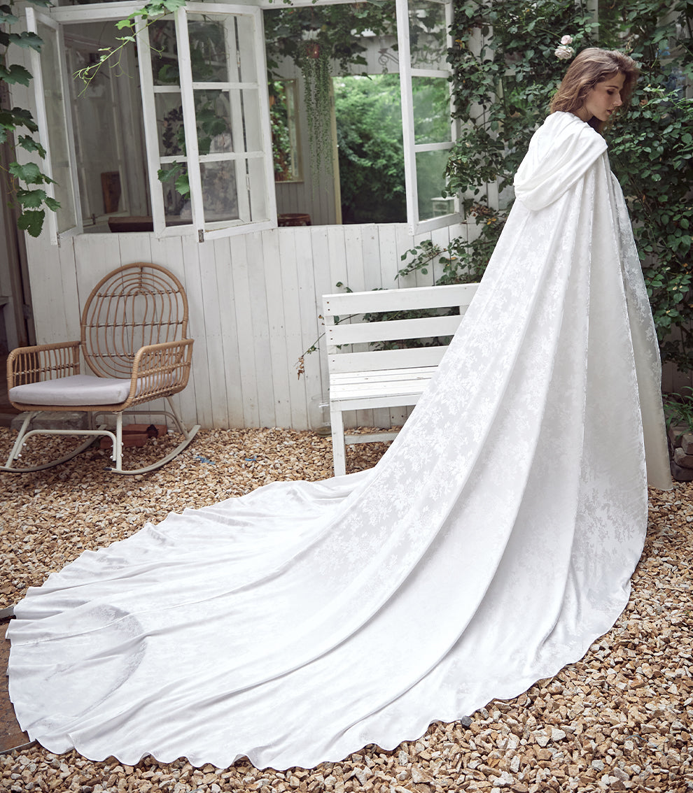 Anthea Cloak