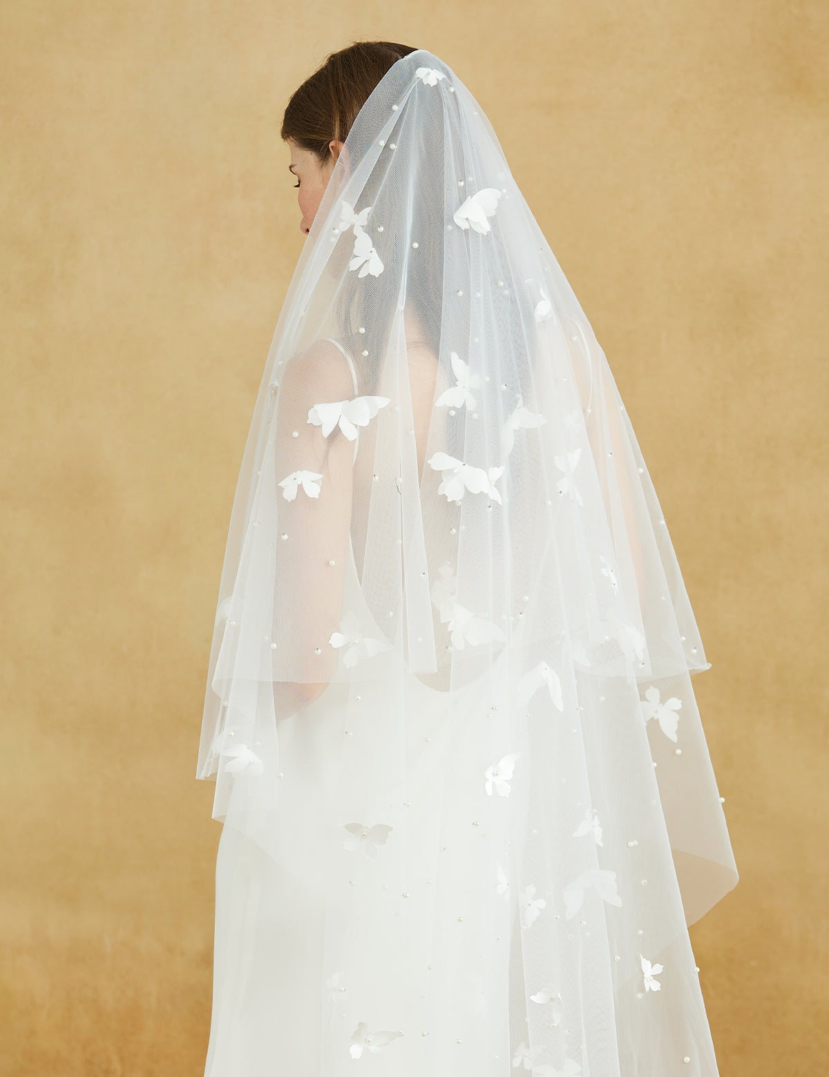 Voile de Mariage Élégant en Cathédrale avec Blusher en Perles et Détails en Papillon