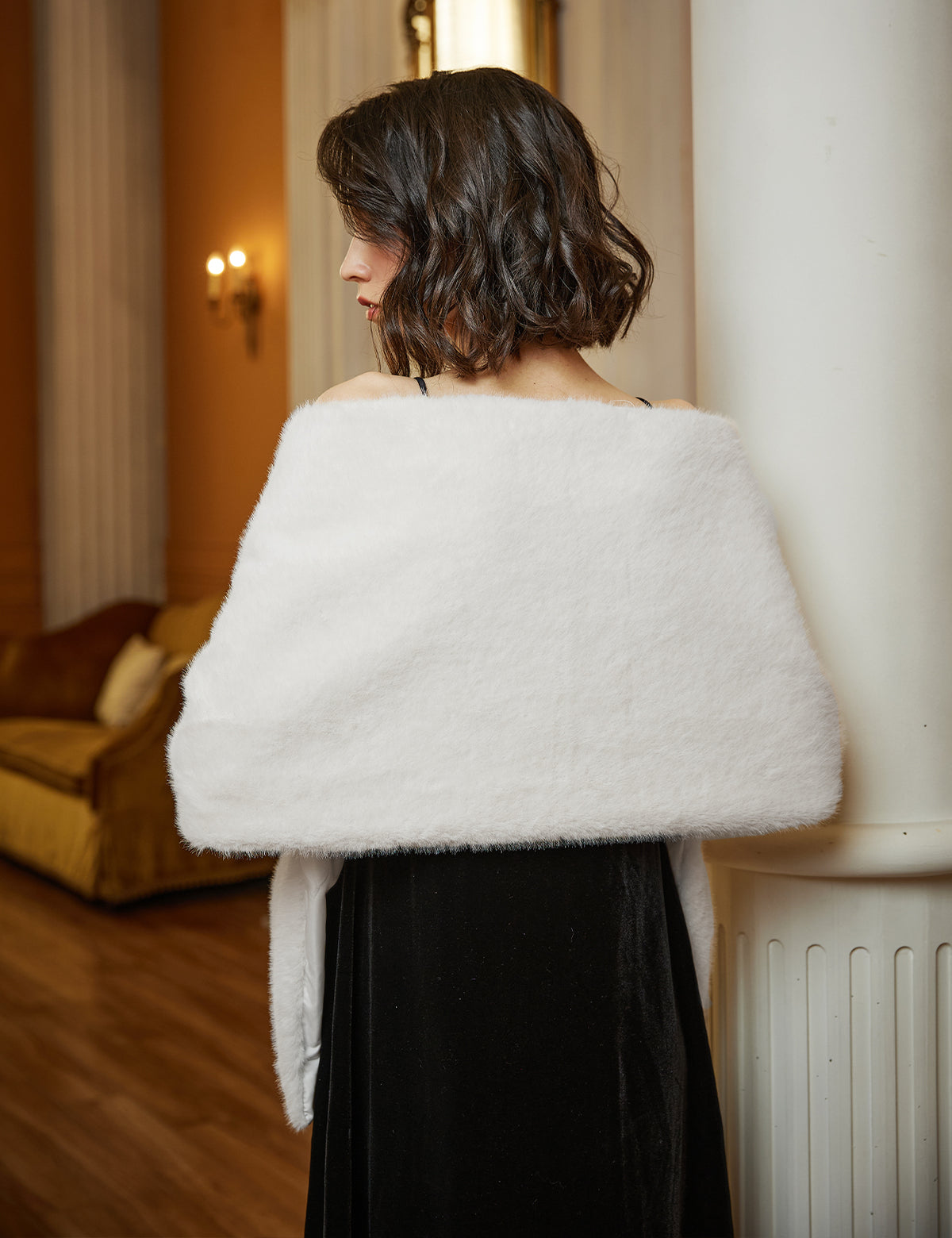 Women's faux fur wedding shawl